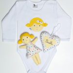 SET "MOJA PRVÁ BÁBIKA" body + hračka + srdiečko (guličková)